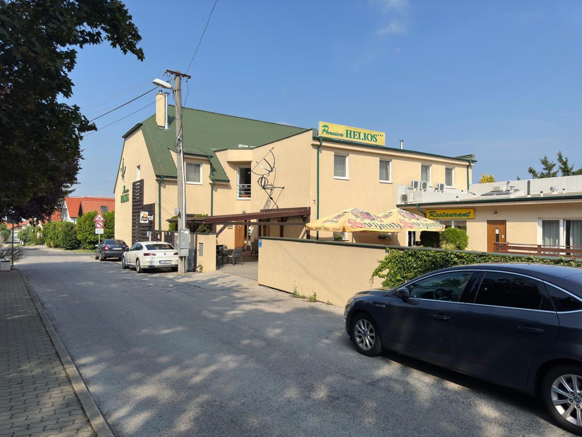 Penzion Helios Bratislava Esterno foto