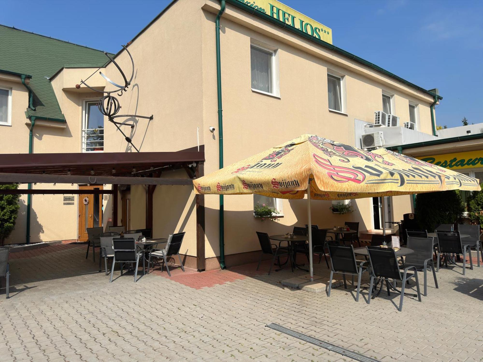 Penzion Helios Bratislava Esterno foto
